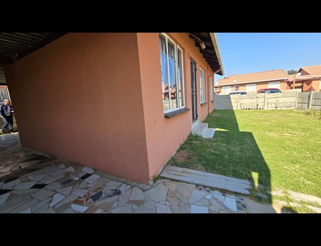 3 BEDROOM SECTIONAL TITLE FOR SALE IN ORMONDE
